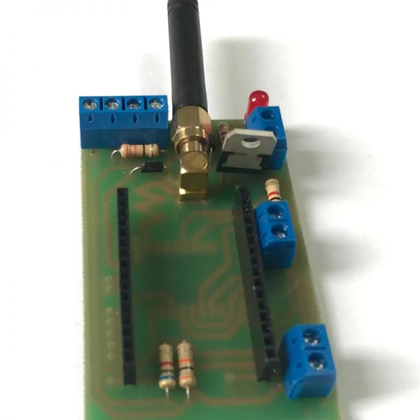 Customized PCB design fabrication small MOQ 200PCS SMT factory in China Chinese PCBA manufacturer multilayer board - Image 3
